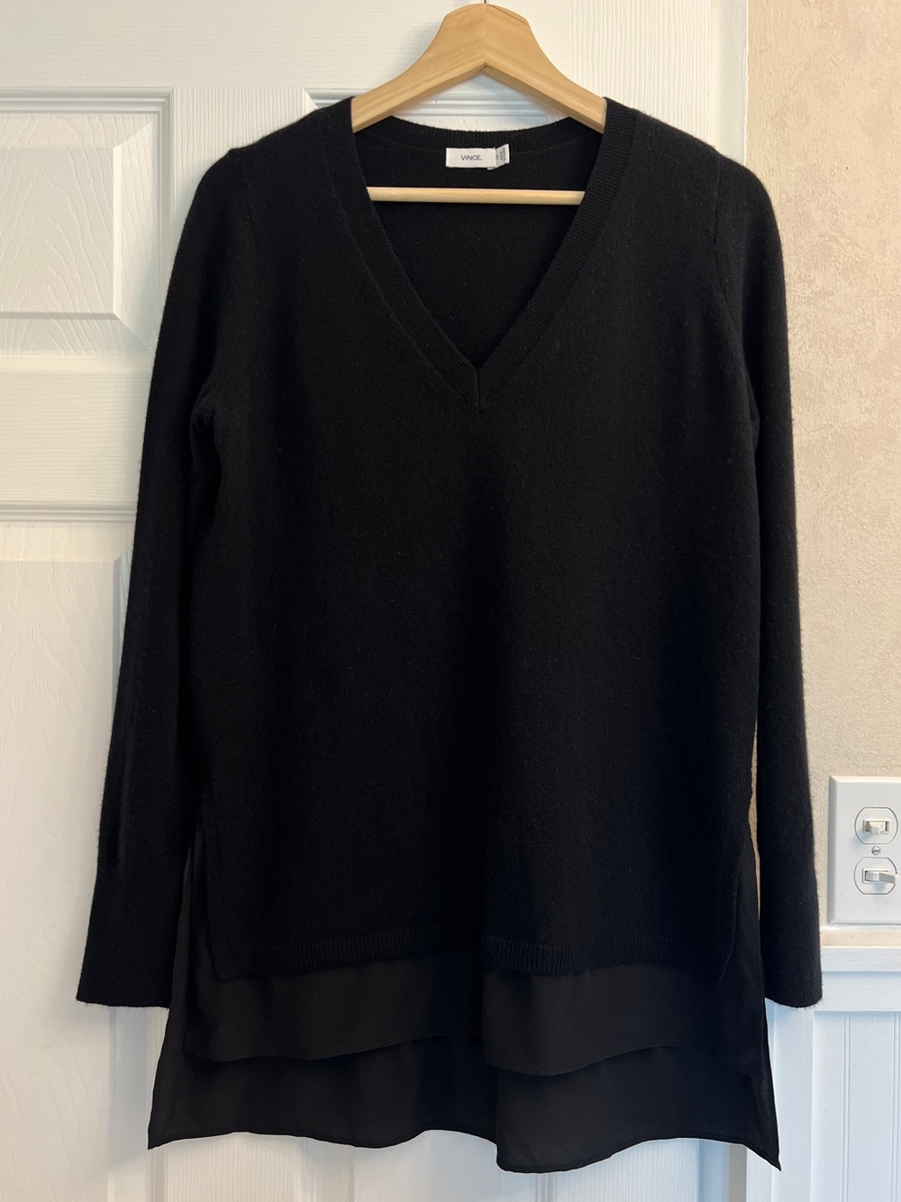Vince Mixed Media V-Neck Tunic Sweater Wool Cashmere Silk Trim Black XS - Picture 2 of 9